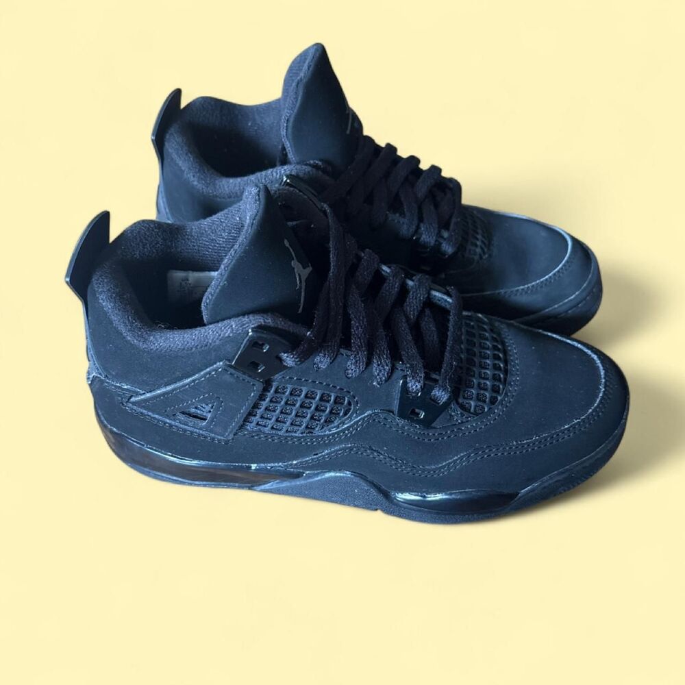 Jordan 4 Retro Black cats - Size 1.5Y